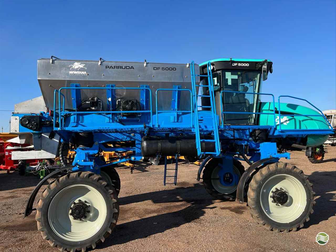 DISTRIBUIDOR AUTOPROPELIDO MONTANA PARRUDA DF 5000 Tração 4x4 Pró Campo Concessionária Stara - Rondonópolis RONDONOPOLIS MATO GROSSO MT